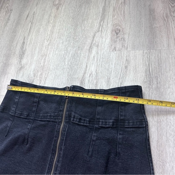 We The Free Black Denim Mini Skirt Front Zipper Stretch Material size 31 - Picture 5 of 6